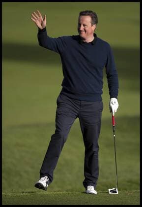 . 23 04 2016. London, United Kingdom. David Cameron and President Obama playing golf. The British Prime Minister David Cameron playing golf against the President of the United States, President Obama at golf at the Grove Golf Club.  xAndrewxParsonsx xi-Imagesx IIM-12491-0050