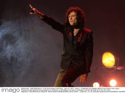 April 23, 2016 - Mexico - E23041628.JPG.CIUDAD MEXICO MusicMusica-Vive Latino.- Presentacion del cantante Enrique Bunbury en la edicion 17 del Festival Vive Latino, el sabado 23 de abril de 2016, en el Foro Sol. Foto: Agencia EL UNIVERSALCarlos MejiaJMA. Mexico  - ZUMAu78_