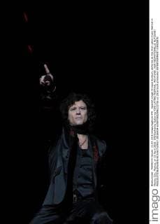Spanish singer Enrique Bunbury performs at the Vive Latino music festival in Mexico City, Mexico, on 23 April 2016. EFE Sashenka Gutierrez VIVE LATINO FESTIVAL !ACHTUNG: NUR REDAKTIONELLE NUTZUNG!  20160424-635970882596222716