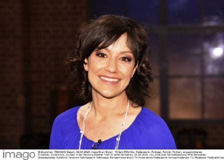Miriam PIELHAU, Moderatorin, Portraet, Porträt, Portrait, angeschnittenes Einzelbild, Einzelmotiv, zu Gast in der Sendung Koelner Treff im WDR Fernsehen, 22.04.2016.