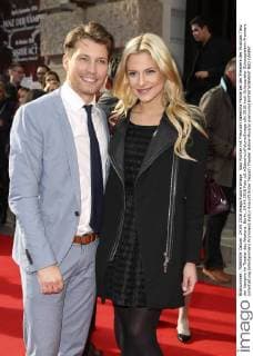 Raul Richter mit Freundin Valentina Pahde bei der Premiere des Musicals Tanz der Vampire im Theater des Westens. Berlin, 24.04.2016 Foto:xS.xGabschx xFuturexImage
