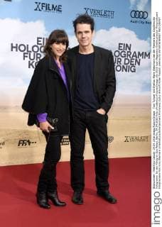 Tom Tykwer mit Ehefrau Marie Steinmann bei der Premiere des Kinofilms Ein Hologramm für den König im Zoo Palast. Berlin, 24.04.2016 Foto:xFredericx xFuturexImage