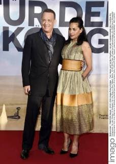 Tom Hanks und Sarita Choudhury bei der Europapremiere des Kinofilms Ein Hologramm für den König A Hologram for the King im Zoo Palast. Berlin, 24.04.2016 Foto:xFredericx xFuturexImage