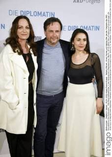 Natalia Wörner, Elmar Fischer und Halima Ilter bei der Premiere des ARD Fernsehfilms Die Diplomatin - Das Botschaftsattentat in der Bertelsmann Repräsentanz. Berlin, 25.04.2016 Foto:xFredericx xFuturexImage