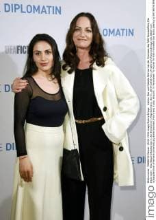 Halima Ilter und Natalia Wörner bei der Premiere des ARD Fernsehfilms Die Diplomatin - Das Botschaftsattentat in der Bertelsmann Repräsentanz. Berlin, 25.04.2016 Foto:xFredericx xFuturexImage