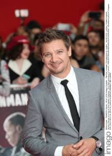 The First Avenger Filmpremiere in London . 26 04 2016. London, United Kingdom. Jeremy Renner arriving at the Captain America : Civil War premiere in London.  xStephenxLockx xi-Imagesx IIM-12513-0012