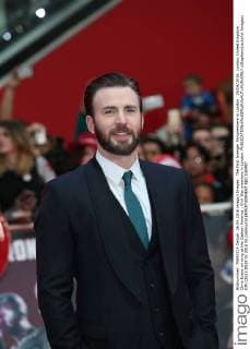 The First Avenger Filmpremiere in London . 26 04 2016. London, United Kingdom. Chris Evans arriving at the Captain America : Civil War premiere in London.  xStephenxLockx xi-Imagesx IIM-12513-0019