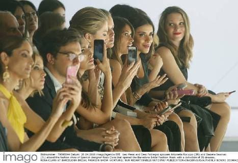 Leo Messi and Cesc Fabregas spouses Antonella Rocuzzo (3R) and Daniela Seaman (2L) attend the fashion show of Spanish designer Rosa Clara that opened the Barcelona Bridal Fashion Week with a collection of 35 dresses. ROSA CLARA AT BARCELONA BRIDAL FASHION SHOW !ACHTUNG: NUR REDAKTIONELLE NUTZUNG!  BCN001 20160426-635972953021358982