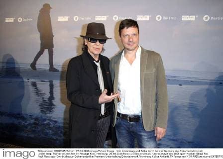 Udo Lindenberg und Falko Korth bei der Premiere der Dokumentation Udo Lindenberg: Stärker als die Zeit im Passage Kino. Hamburg, 26.04.2016 Foto:xU.xGlockmannx xFuturexImage