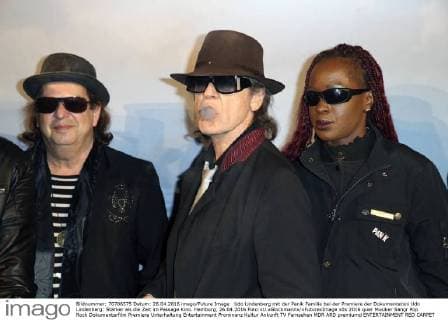 Udo Lindenberg mit der Panik Familie bei der Premiere der Dokumentation Udo Lindenberg: Stärker als die Zeit im Passage Kino. Hamburg, 26.04.2016 Foto:xU.xGlockmannx xFuturexImage