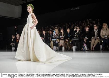Barcelona Bridal Fashion Week - Cristina Tambonero Modenschau April 27, 2016 - Barcelona, Catalonia, Spain - A model walks the runway presenting a dress of the Spring Summer 2017 collection during the Cristina Tamborero catwalk show at the Barcelona Bridal Fashion Week 2016 Barcelona Spain - ZUMAo105