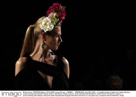 (160427) -- BARCELONA, April 27, 2016 -- A model presents creations by Isabel Sanchis during the Barcelona Bridal Fashion Week in Barcelona, Spain, April 27, 2016. Barcelona Bridal Fashion Week kicked off here on Tuesday. ) SPAIN-BARCELONA-BRIDAL FASHION WEEK PauxBarrena 