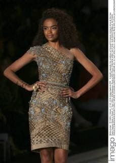 A model presents the creations of Samuel Cirnansck during a show at the Sao Paulo Fashion Week in Brazil, 27 April 2016. EFE Sebastiao Moreira SAO PAULO FASHION WEEK !ACHTUNG: NUR REDAKTIONELLE NUTZUNG!  SAO020 20160428-635974067811481658
