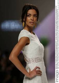 A model presents a creation by Marylise&Rembo Styling at the Barcelona Bridal Fashion Week, in Barcelona, Spain, 28 April 2016. The event runs from 26 to 29 April. Marylise&Rembo Styling - Barcelona Bridal Fashion Week !ACHTUNG: NUR REDAKTIONELLE NUTZUNG!  GRA090 20160428-635974440581901721