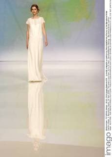 A model presents a creation by Marylise&Rembo Styling at the Barcelona Bridal Fashion Week, in Barcelona, Spain, 28 April 2016. The event runs from 26 to 29 April. Marylise&Rembo Styling - Barcelona Bridal Fashion Week !ACHTUNG: NUR REDAKTIONELLE NUTZUNG!  GRA090 20160428-635974440620433721