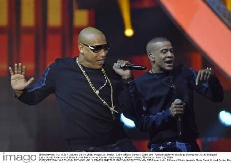 Latin artists Gente D Zona and Farruko perform on stage during the 2016 Billboard Latin Music Awards and Show at the Bank United Center, University of Miami, Miami, Florida on April 28, 2016.  MIA20160428102 GARYxIxROTHSTEIN