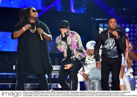 Puerto Rican duo Zion and Lennox, and Us singer Nicky Jam perform on stage with Spanish Natalia Jiménez and Puerto Rican Marc Anthony during the ceremony of the Latin Music Billboard Awards at the BankUnited Center in Coral Gables, Florida, United States, 28 April 2016. LATIN MUSIC BILLBOARD AWARDS !ACHTUNG: NUR REDAKTIONELLE NUTZUNG!  CGS042 20160429-635975069871261659