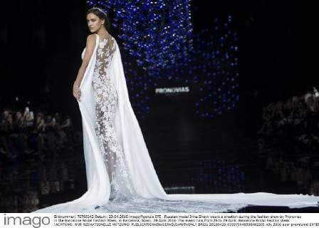 Russian model Irina Shayk wears a creation during the fashion show by Pronovias in the Barcelona Bridal Fashion Week, in Barcelona, Spain, 29 April 2016. The event runs from 26 to 29 April. Barcelona Bridal Fashion Week !ACHTUNG: NUR REDAKTIONELLE NUTZUNG!  BRI01 20160429-635975648506482305