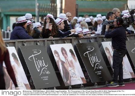 Tini Filmpremiere in Rom Piccoli fans Roma 29-04-2016 Red Carpet of film Tini - la nuova vita di Violetta Rome 29th April 2016. Tini - The New Life Of Violetta Premiere. Photo SamanthaxZucchi Insidefoto SamanthaxZucchi