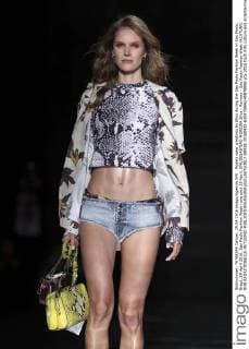 Models wear creations by Ellus during the Sao Paulo Fashion Week in Sao Paulo, Brazil, 29 April 2016. Sao Paulo Fashion Week runs until 29 April. EPA SEBASTIAO MOREIRA Ellus - Runway - Sao Paulo Fashion Week !ACHTUNG: NUR REDAKTIONELLE NUTZUNG!  BRA98 20160430-635975896140878898