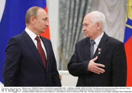 MOSCOW, RUSSIA. APRIL 30, 2016. The Opytnoye Konstruktorskoye Byuro Novator design bureau s general director and chief designer Pavel Kamnev (R) receives Russia s medal Hero of Labour of the Russian Federation from president Vladimir Putin at an award ceremony in the Moscow Kremlin on the eve of May Day. The Hero of Labour of the Russian Federation title is bestowed on Russian citizens in recognition of their contribution to Russia s society, economy, culture, education, industry and agriculture. Mikhail Metzel TASS  TS02157F
