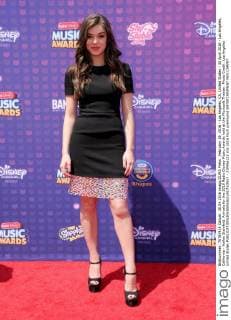 February 19, 2016 - Los Angeles, CA, United States - 30 April 2016 - Los Angeles, California - Hailee Steinfeld. Arrivals for the 2016 Radio Disney Music Awards held at the Microsoft Theater. Photo Credit: Los Angeles United States - ZUMAa123
