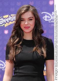 February 19, 2016 - Los Angeles, CA, United States - 30 April 2016 - Los Angeles, California - Hailee Steinfeld. Arrivals for the 2016 Radio Disney Music Awards held at the Microsoft Theater. Photo Credit: Los Angeles United States - ZUMAa123
