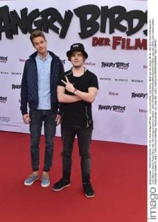 Luca ConCrafter und Viktor iBlali bei der Angry Birds- Der Film Kino Premiere am 1.05.2016 in Berlin Angry Birs- Der Film Kinopremiere in Berlin, 2016 