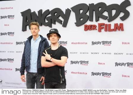 Deutschlandpremiere ANGRY BIRDS Luca aka ConCrafter, Youtuber, Viktor aka iBlali, youtuber bei der Deutschlandpremiere des Animationsfilmes ANGRY BIRDS im CineStar Sony Center in Berlin, 01.05.2016