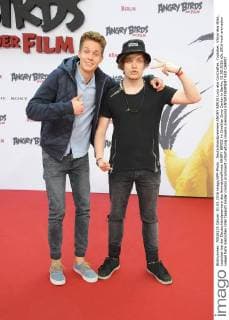 Deutschlandpremiere ANGRY BIRDS Luca aka ConCrafter, Youtuber, Viktor aka iBlali, youtuber bei der Deutschlandpremiere des Animationsfilmes ANGRY BIRDS im CineStar Sony Center in Berlin, 01.05.2016