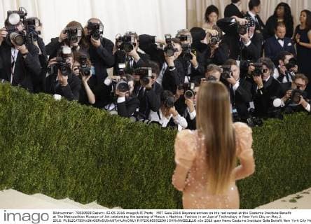 MET Gala 2016 Beyonce arrives on the red carpet at the Costume Institute Benefit at The Metropolitan Museum of Art celebrating the opening of Manus x Machina: Fashion in an Age of Technology in New York City on May 2, 2016.  NYP20160502106 JOHNxANGELILLO