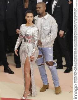 MET Gala 2016 Kanye West and Kim Kardashian arrive on the red carpet at the Costume Institute Benefit at The Metropolitan Museum of Art celebrating the opening of Manus x Machina: Fashion in an Age of Technology in New York City on May 2, 2016.  NYP20160502110 JOHNxANGELILLO