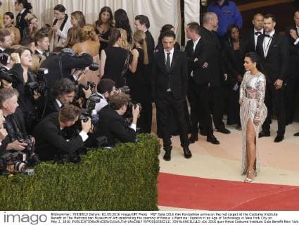 MET Gala 2016 Kim Kardashian arrive on the red carpet at the Costume Institute Benefit at The Metropolitan Museum of Art celebrating the opening of Manus x Machina: Fashion in an Age of Technology in New York City on May 2, 2016.  NYP20160502111 JOHNxANGELILLO