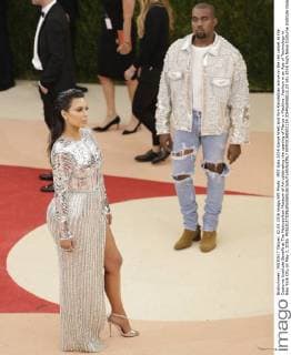 MET Gala 2016 Kanye West and Kim Kardashian arrive on the red carpet at the Costume Institute Benefit at The Metropolitan Museum of Art celebrating the opening of Manus x Machina: Fashion in an Age of Technology in New York City on May 2, 2016.  NYP20160502114 JOHNxANGELILLO