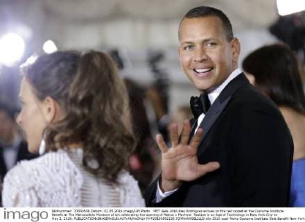 MET Gala 2016 Alex Rodriguez arrives on the red carpet at the Costume Institute Benefit at The Metropolitan Museum of Art celebrating the opening of Manus x Machina: Fashion in an Age of Technology in New York City on May 2, 2016.  NYP20160502135 JOHNxANGELILLO