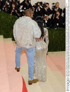 MET Gala 2016 May 2, 2016 - New York, NY, United States - 02 May 2016 - New York, New York- Kim Kardashian, Kanye West. Metropolitan Museum of Art Costume Institute Gala: Manus x Machina: Fashion in the Age of Technology. Photo Credit: Christopher Smith AdMedia New York United States - ZUMAa123