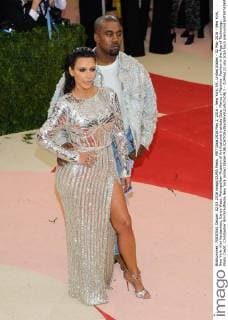 MET Gala 2016 May 2, 2016 - New York, NY, United States - 02 May 2016 - New York, New York- Kim Kardashian, Kanye West. Metropolitan Museum of Art Costume Institute Gala: Manus x Machina: Fashion in the Age of Technology. Photo Credit: Christopher Smith AdMedia New York United States - ZUMAa123