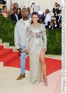 MET Gala 2016 May 2, 2016 - New York, NY, United States - 02 May 2016 - New York, New York- Kim Kardashian, Kanye West. Metropolitan Museum of Art Costume Institute Gala: Manus x Machina: Fashion in the Age of Technology. Photo Credit: Christopher Smith AdMedia New York United States - ZUMAa123
