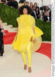 MET Gala 2016 May 2, 2016 - New York, NY, United States - 02 May 2016 - New York, New York- Solange Knowles. Metropolitan Museum of Art Costume Institute Gala: Manus x Machina: Fashion in the Age of Technology. Photo Credit: Christopher Smith AdMedia New York United States - ZUMAa123