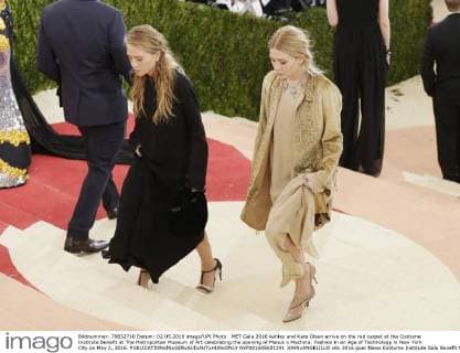 MET Gala 2016 Ashley and Kate Olsen arrive on the red carpet at the Costume Institute Benefit at The Metropolitan Museum of Art celebrating the opening of Manus x Machina: Fashion in an Age of Technology in New York City on May 2, 2016.  NYP201605021291 JOHNxANGELILLO