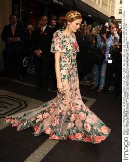 May 2, 2016 - New York, New York, U.S. - Actress ZOEY DEUTCH exits the Mark Hotel, to attend the 2016 Costume Institute MET GALA entitled Manus x Machina: Fashion in the Age of Technology. New York U.S. - ZUMAk03_