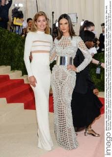 MET Gala 2016 May 2, 2016 - New York, NY, United States - 02 May 2016 - New York, New York- Doutzen Kroes, Alessandra Ambrosio. Metropolitan Museum of Art Costume Institute Gala: Manus x Machina: Fashion in the Age of Technology. Photo Credit: Christopher Smith AdMedia New York United States - ZUMAa123