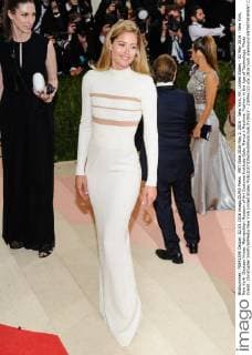 MET Gala 2016 May 2, 2016 - New York, NY, United States - 02 May 2016 - New York, New York- Doutzen Kroes. Metropolitan Museum of Art Costume Institute Gala: Manus x Machina: Fashion in the Age of Technology. Photo Credit: Christopher Smith AdMedia New York United States - ZUMAa123