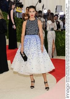 MET Gala 2016 May 2, 2016 - New York, NY, United States - 02 May 2016 - New York, New York- Adriana Lima. Metropolitan Museum of Art Costume Institute Gala: Manus x Machina: Fashion in the Age of Technology. Photo Credit: Christopher Smith AdMedia New York United States - ZUMAa123