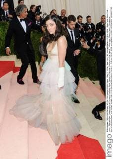 May 2, 2016 - New York, NY, United States - 02 May 2016 - New York, New York - Lorde. Metropolitan Museum of Art Costume Institute Gala: Manus x Machina: Fashion in the Age of Technology. Photo Credit: Christopher Smith AdMedia New York United States - ZUMAa123