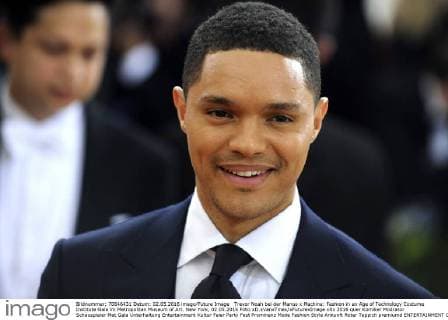 Trevor Noah bei der Manus x Machina: Fashion in an Age of Technology Costume Institute Gala im Metropolitan Museum of Art. New York, 02.05.2016 Foto:xD.xVanxTinex xFuturexImage