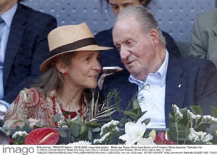 Bilder des Tages König Juan Carlos und Prinzessin Elena besuchen Tennisturnier in Madrid Infanta Elena of Spain and King Juan Carlos I of Spain during Madrid Open Tennis 2016 match.May, 3, 2016.  (23833230)