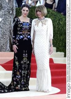 Anna Wintour mit Tochter Bee Shaffer bei der Manus x Machina: Fashion in an Age of Technology Costume Institute Gala im Metropolitan Museum of Art. New York, 02.05.2016 Foto:xD.xVanxTinex xFuturexImage