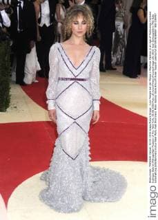 Juno Temple bei der Manus x Machina: Fashion in an Age of Technology Costume Institute Gala im Metropolitan Museum of Art. New York, 02.05.2016 Foto:xD.xVanxTinex xFuturexImage