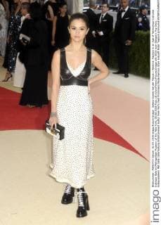 Selena Gomez bei der Manus x Machina: Fashion in an Age of Technology Costume Institute Gala im Metropolitan Museum of Art. New York, 02.05.2016 Foto:xD.xVanxTinex xFuturexImage